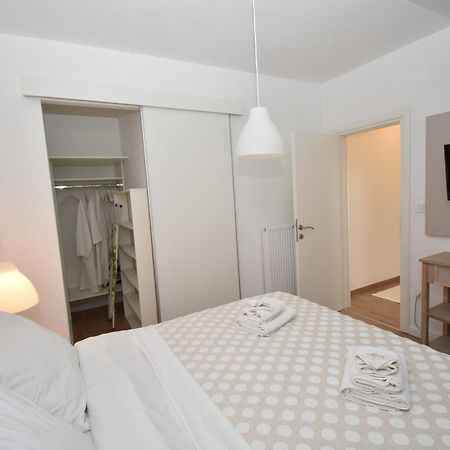 Apartmani Julija Vodice Exterior photo
