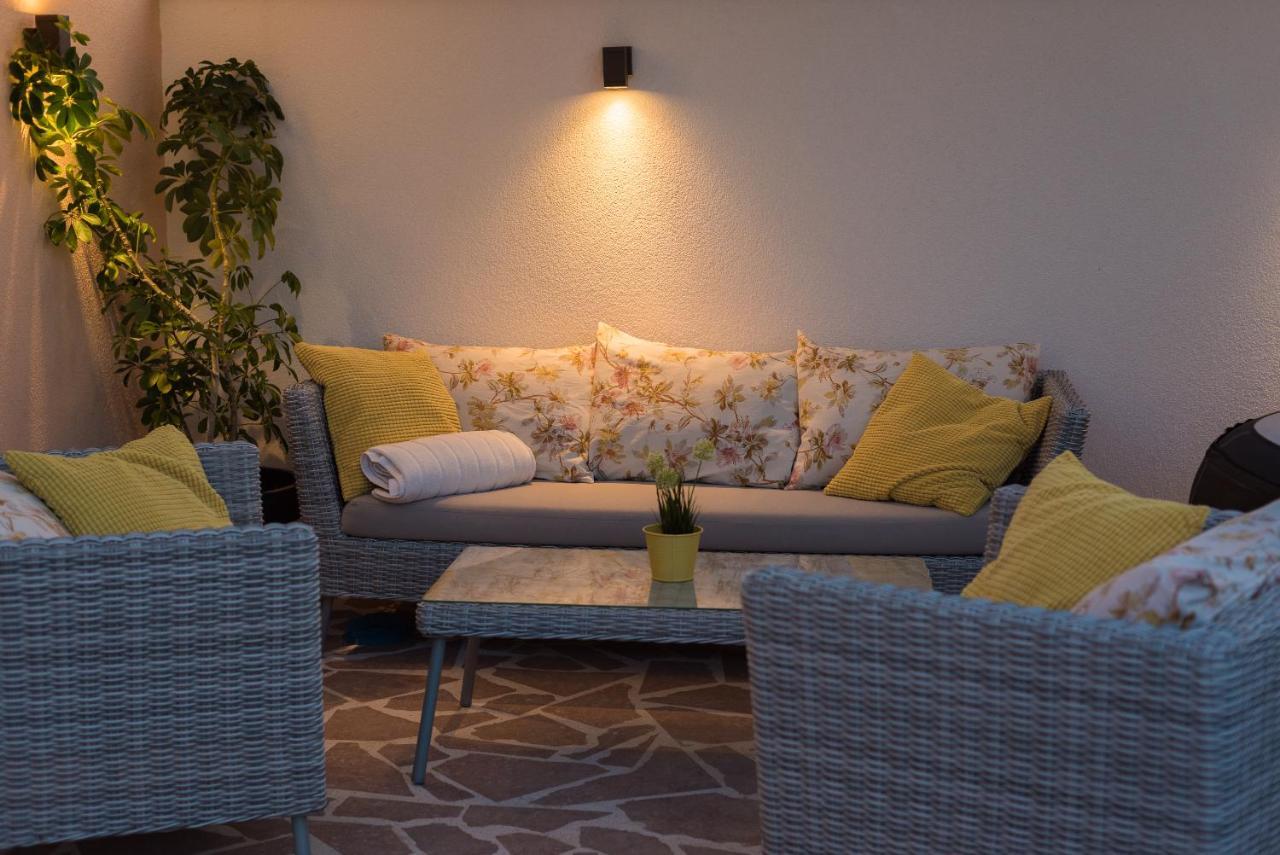 Apartmani Julija Vodice Exterior photo