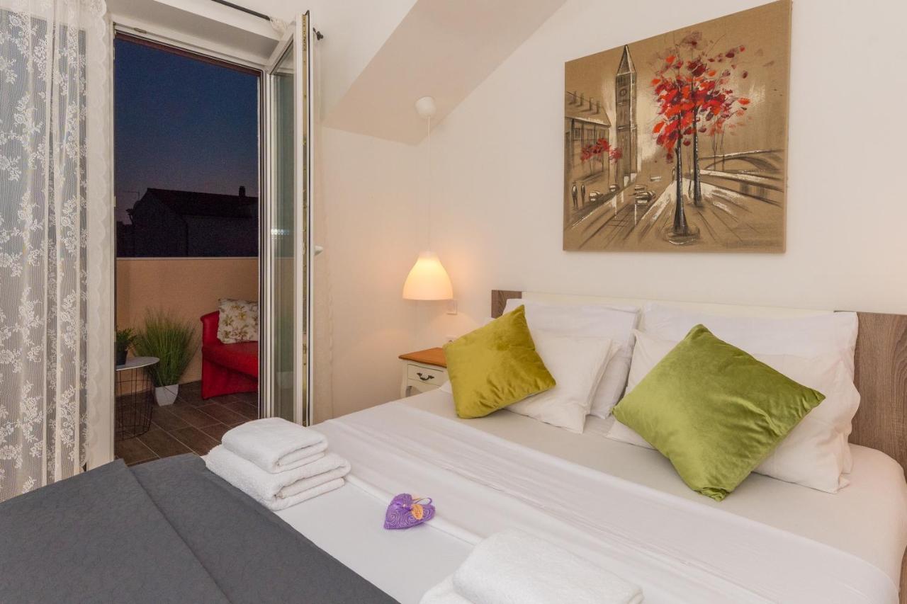 Apartmani Julija Vodice Exterior photo