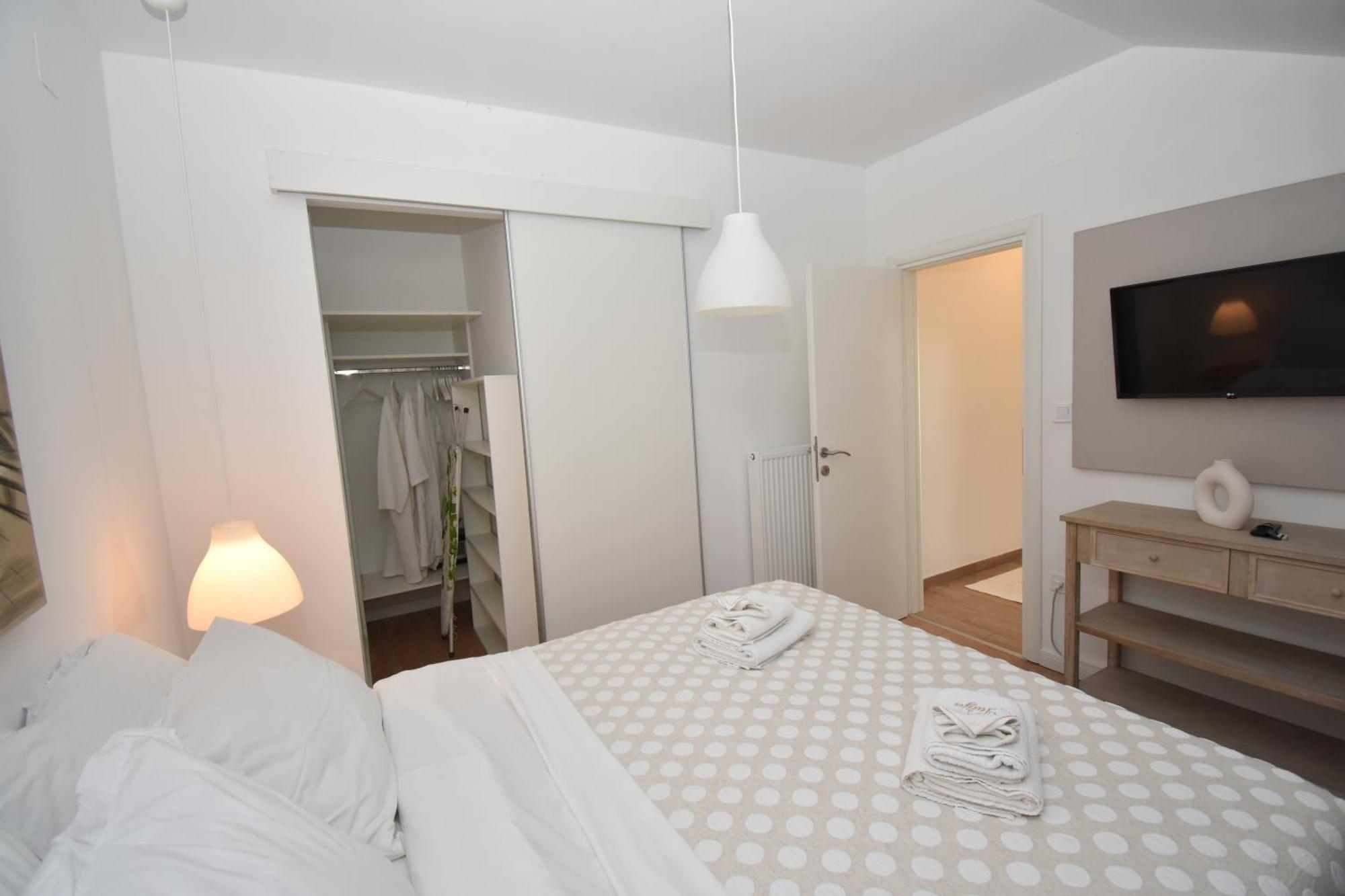 Apartmani Julija Vodice Exterior photo