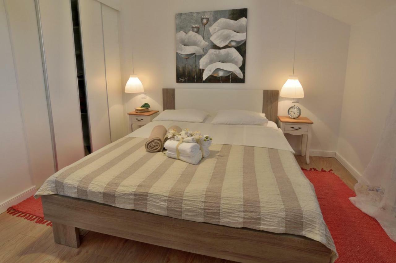 Apartmani Julija Vodice Exterior photo