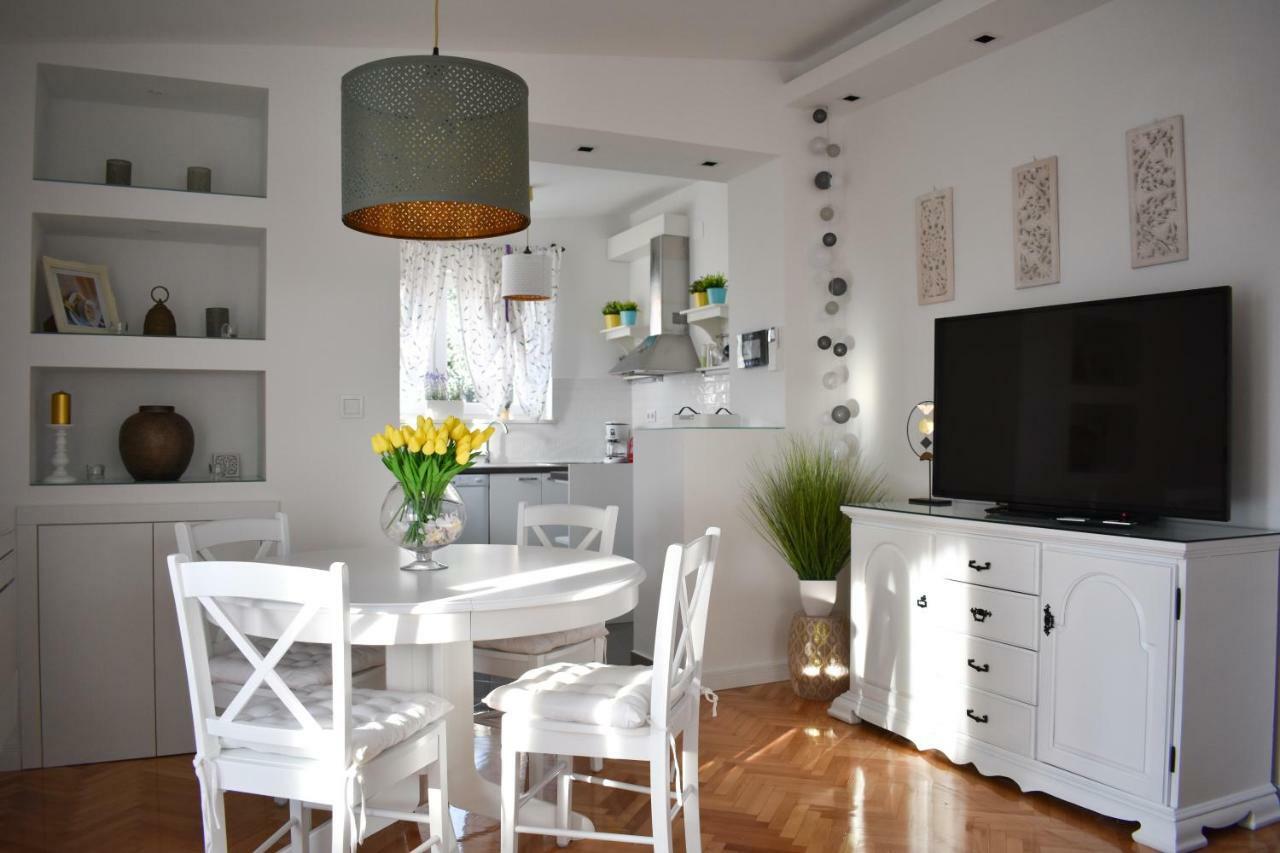 Apartmani Julija Vodice Exterior photo